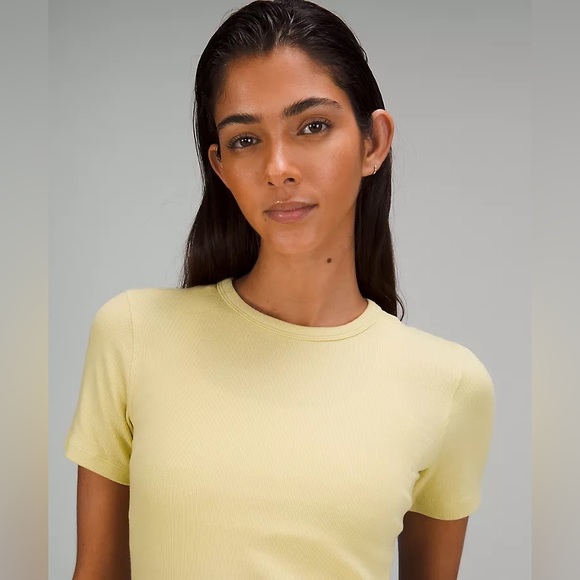 NWT Lululemon Hold Tight Short Sleeve Shirt - Picture 4 of 5